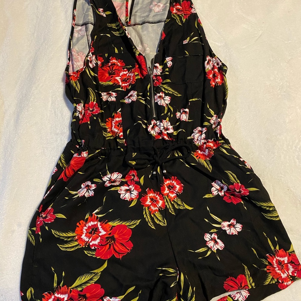 Guess romper - Picture 2 of 4